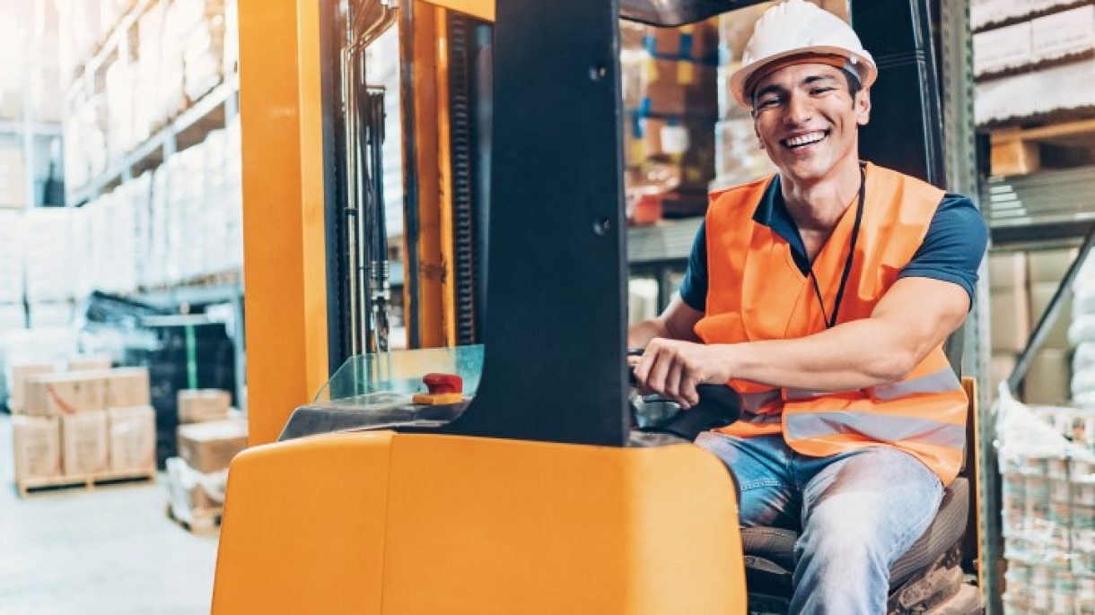 Student Logistiek op heftruck