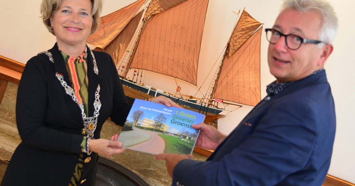 Burgemeester van Vlaardingen en directeur Lentiz Groen van Prinstererlyceum