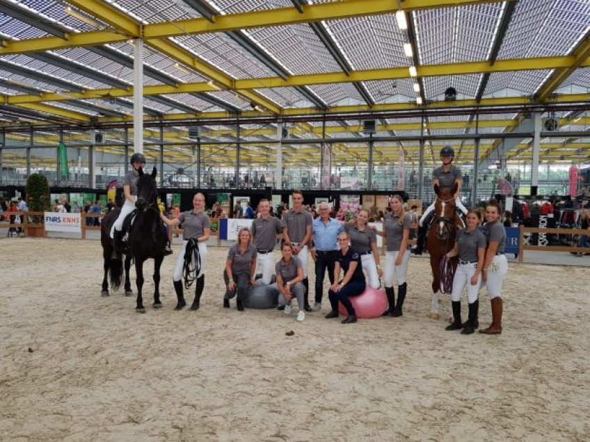 Groep studenten tijdens Horse Event