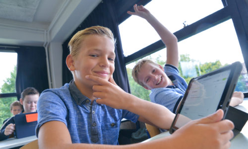 Foto leerling in de klas - BL!NK uitstellen schooladvies